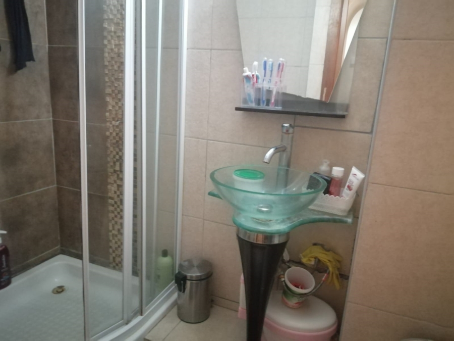 6 Bedroom Property for Sale in Geelhoutpark North West